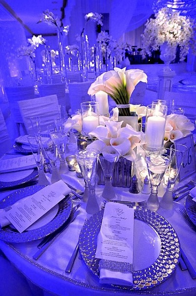 Uplighting wedding arrangement