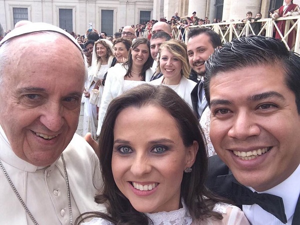 Pope wedding selfie