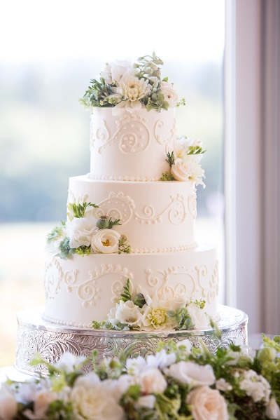 most popular wedding cake flavors 2014