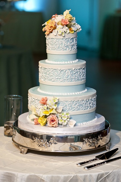 most popular wedding cake flavors