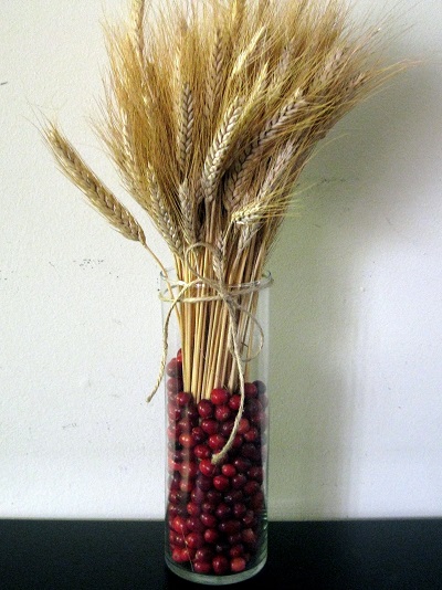 cranberries wheat fall wedding centerpieces