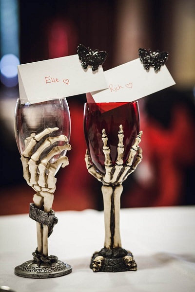 skeleton placecards Halloween wedding