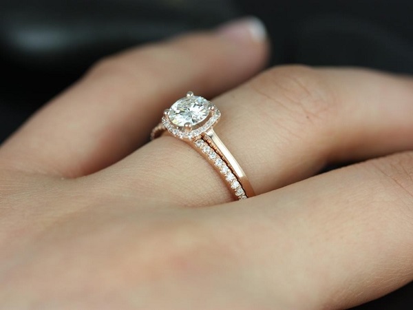 rose gold engagement ring wedding trends 2015