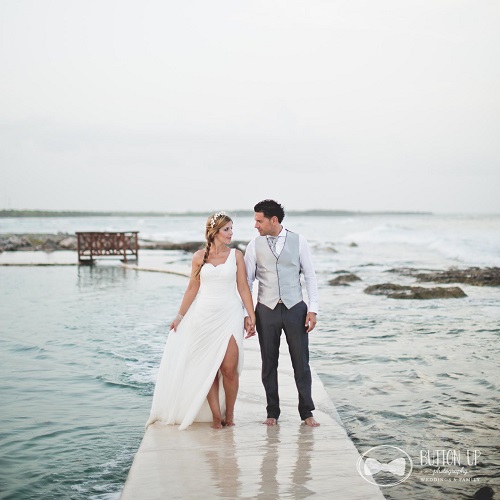 best Cancun wedding photographer Button Up