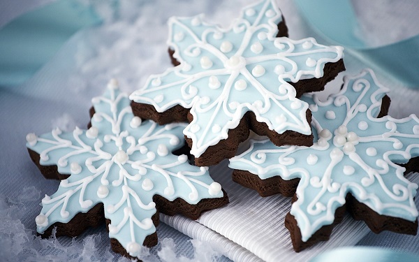 snowflake cookies winter wedding desserts