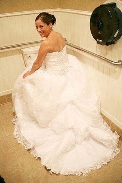how to pee in a wedding dress