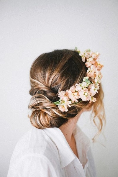 15+ Flower Crowns For Your Summer Wedding 2022 [with Photos]