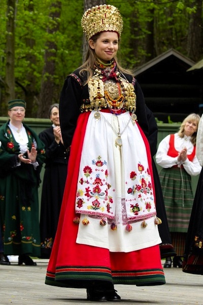 Old Norwegian Wedding Traditions